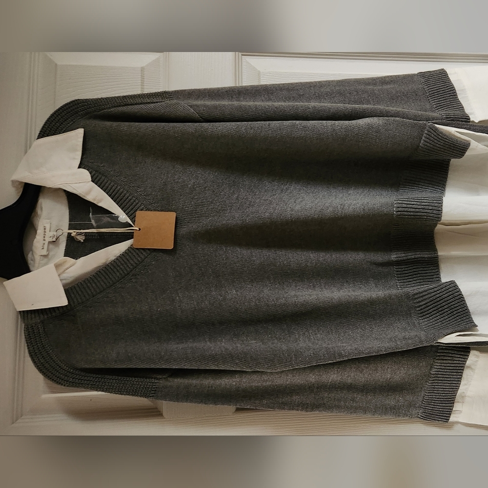 NWT womens blu pepper sweater